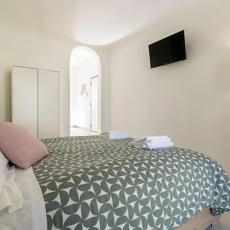 Apartment House Carola *